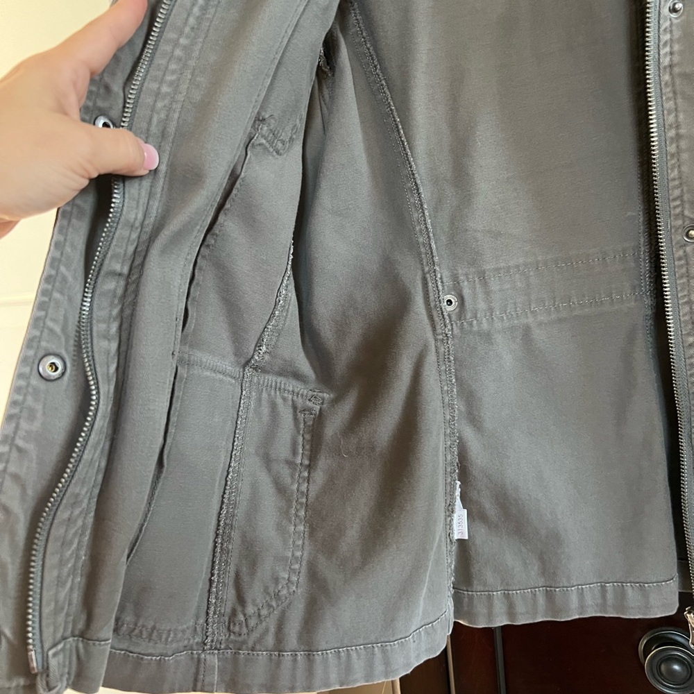 LOFT Jacket - Picture 3 of 9